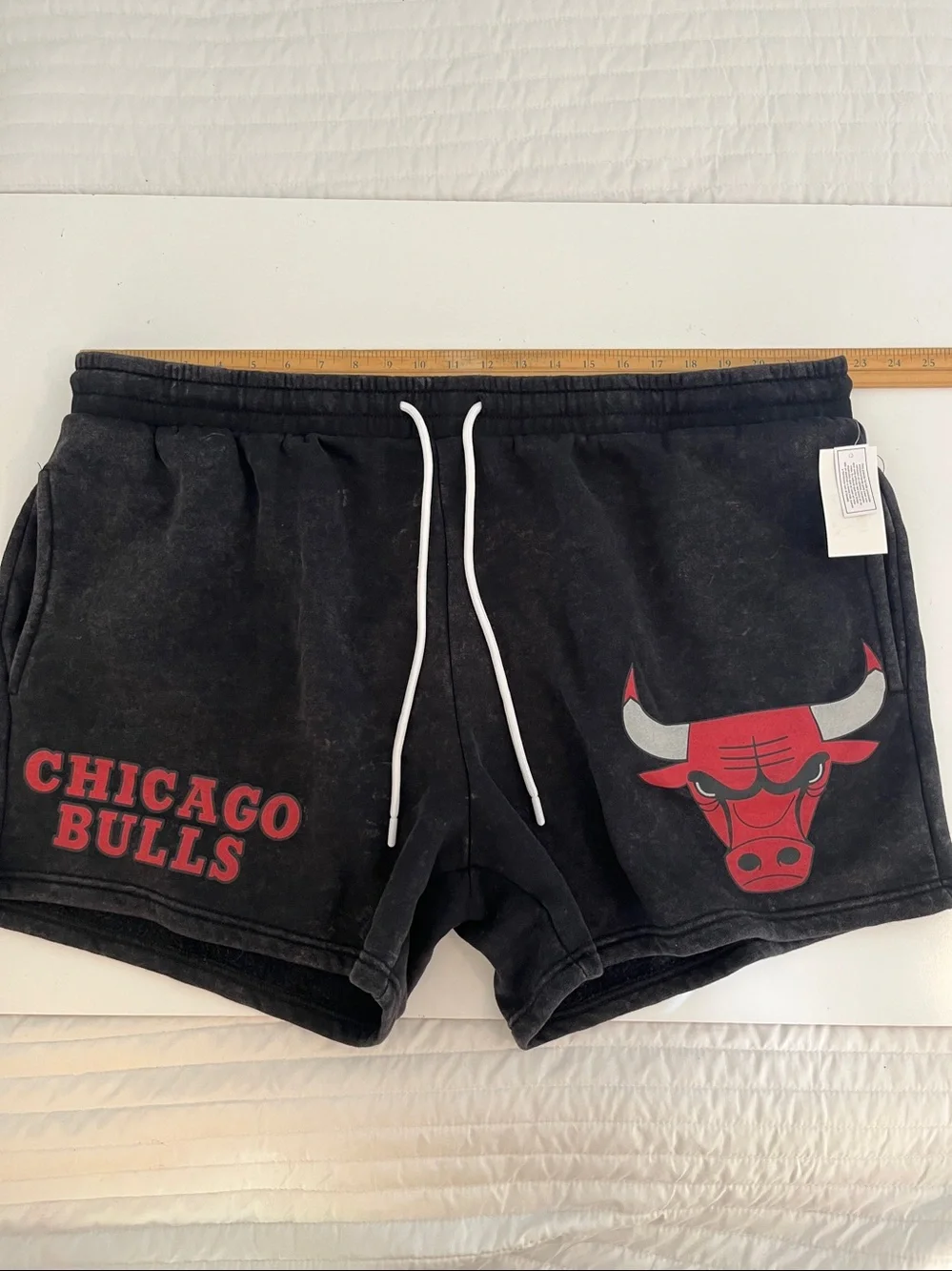 NBA, Big Men's Graphic Fleece Shorts, Chicago Bulls, Size 2X Black Mineral Wash